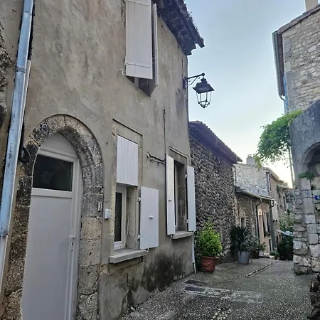 Ferienhaus Maison De Village Meublee Avec Terrasse Donzère