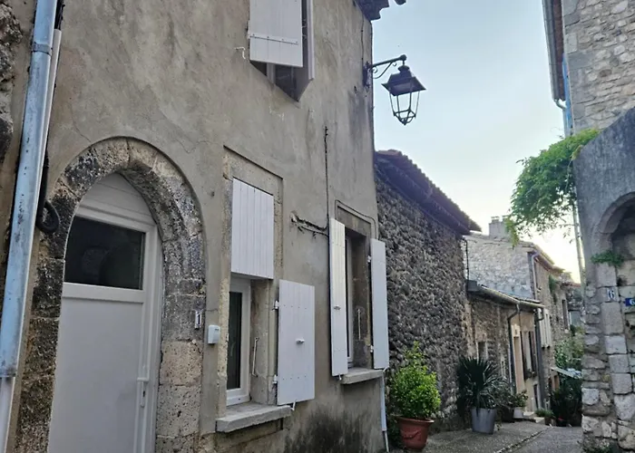 Casa vacanze Maison De Village Meublée Avec Terrasse Donzère