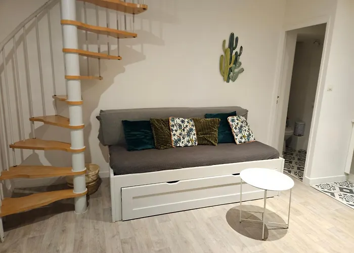 Maison De Village Meublée Avec Terrasse *