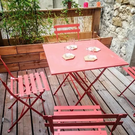 Hébergement de vacances Maison De Village Meublée Avec Terrasse Donzère